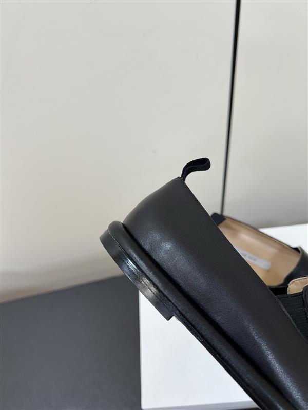 2025112812814649 290